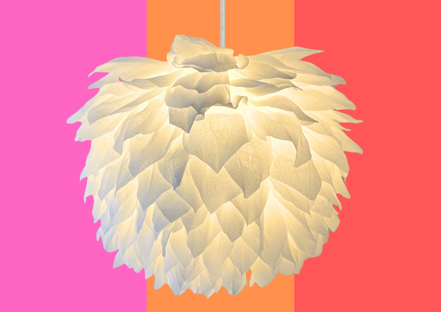 DIY Pendel - smuk loftslampe af crepepapir